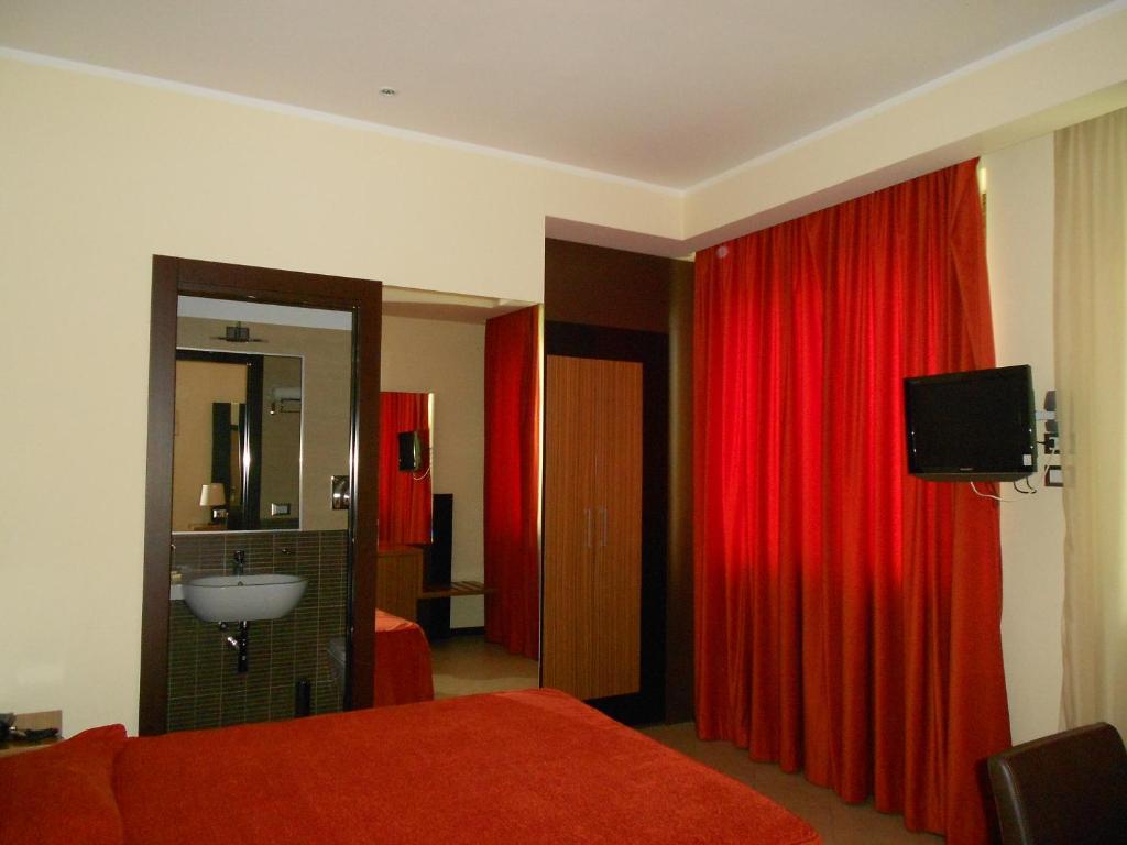 טיבולי Villa Adriana Hotel חדר תמונה